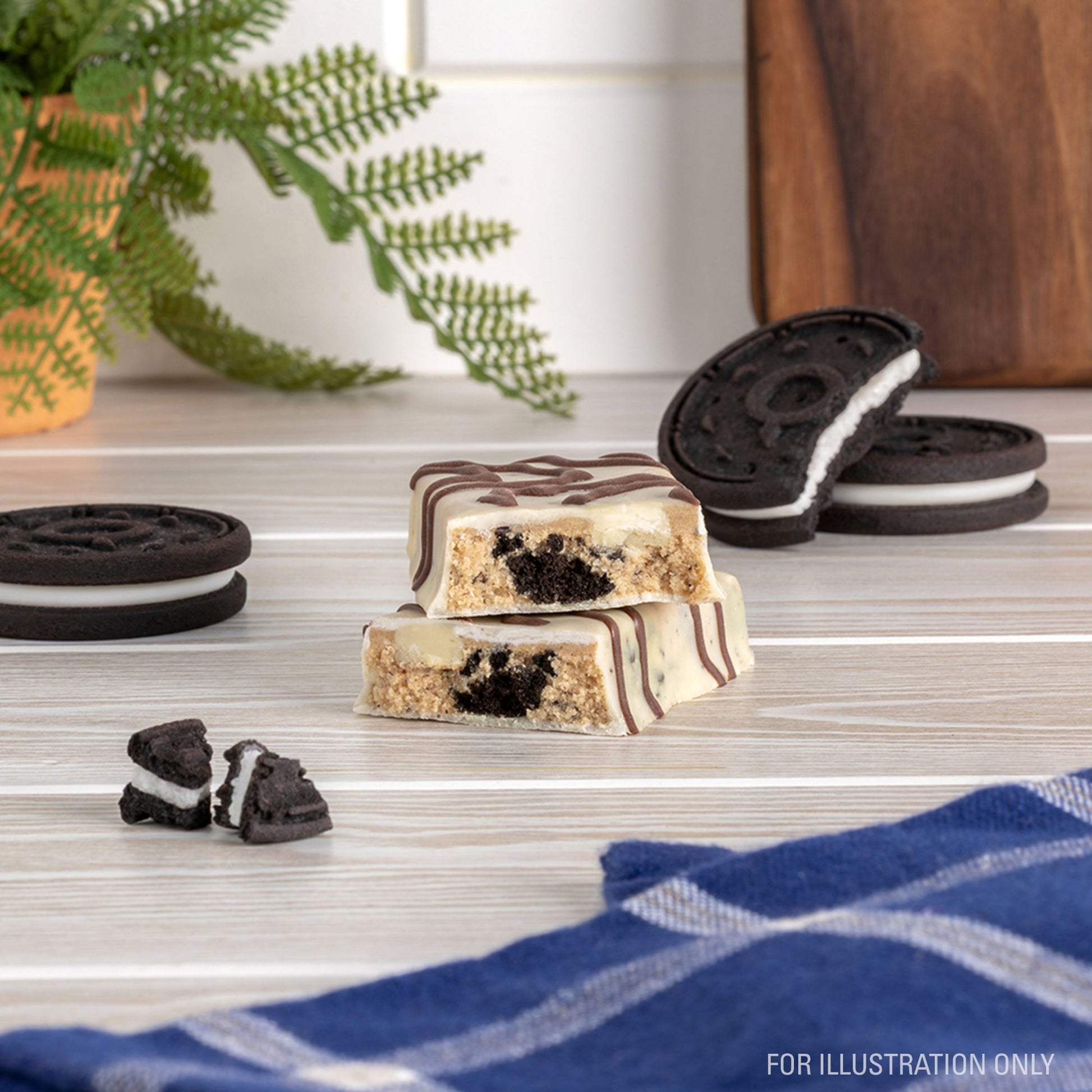dipped-cookies-and-cream-protein-bars-o3 15807_QN_USA_ProteinBar_CAC_InterimAssetUpdate_Digital-Dipped-ProductCarouselSet_Tabletop1.jpg